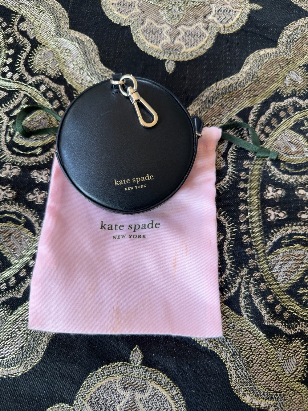 Kate Spade New York Daisy Bee Round Coin Purse | Leather Keychain Pouch | - Picture 2 of 4
